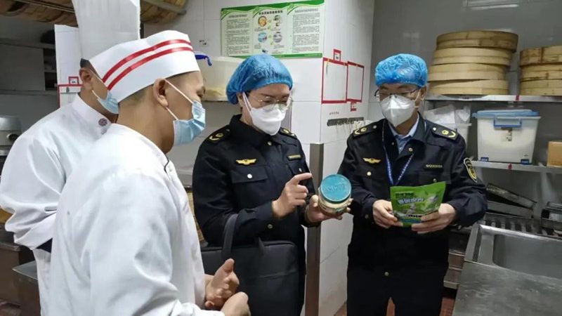 餐饮加盟公司风险评估：揭秘加盟陷阱，规避经营风险